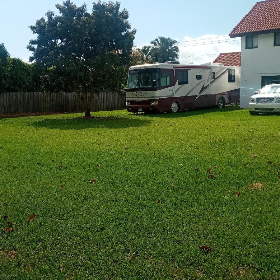 Remodeled And Comfortable Rv - Free Parking Майами Экстерьер фото